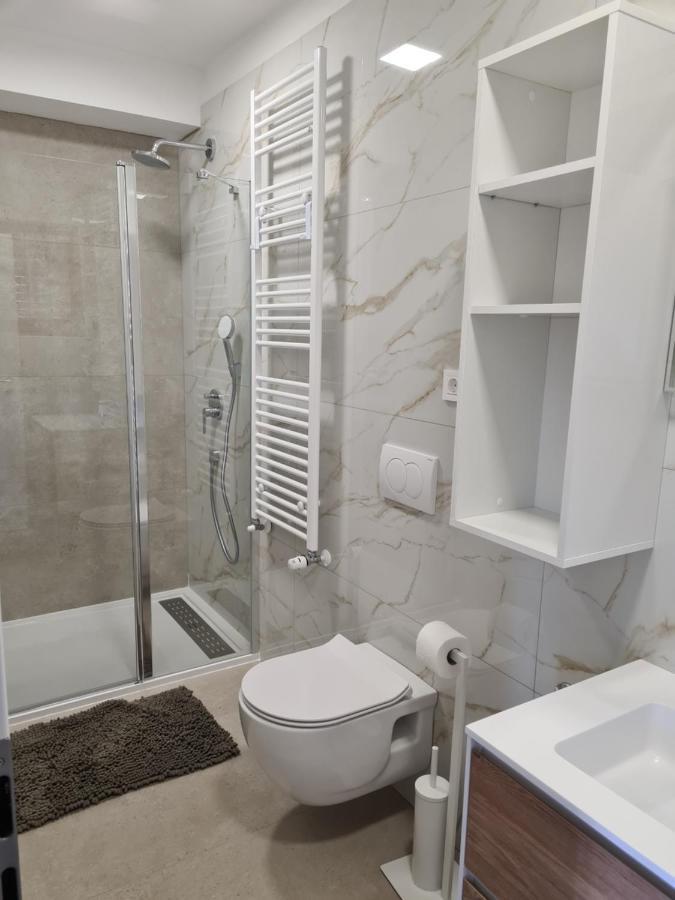 Apartments Petrovic Šilo Zewnętrze zdjęcie