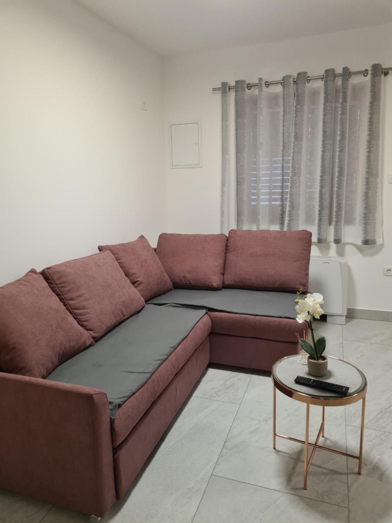 Apartments Petrovic Šilo Zewnętrze zdjęcie