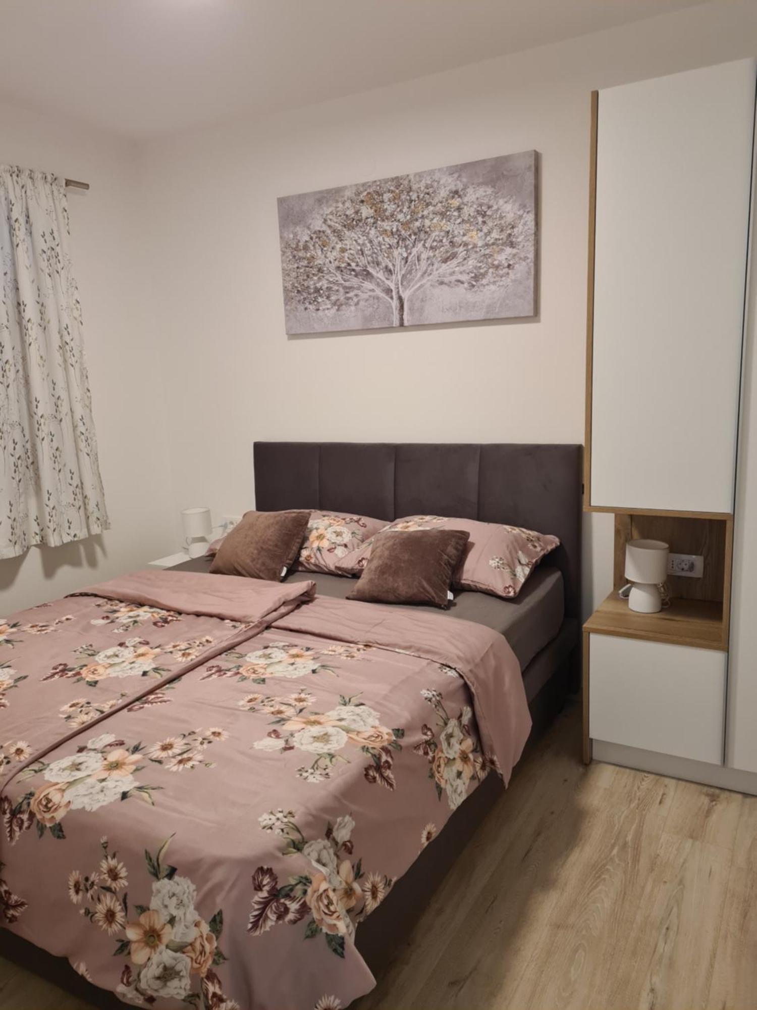 Apartments Petrovic Šilo Zewnętrze zdjęcie