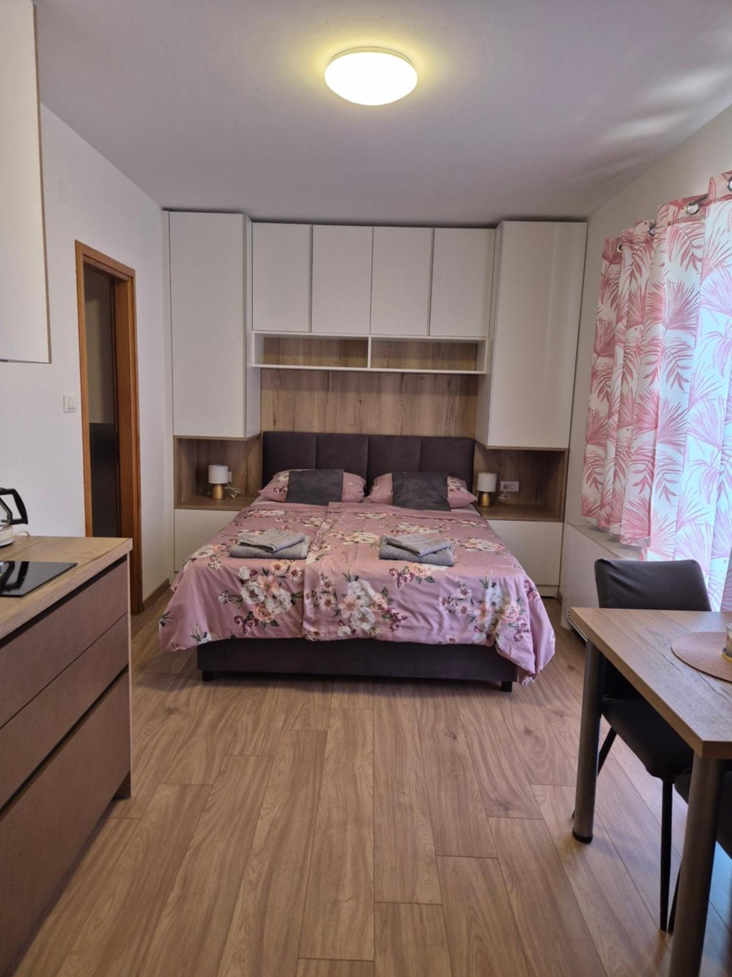 Apartments Petrovic Šilo Zewnętrze zdjęcie