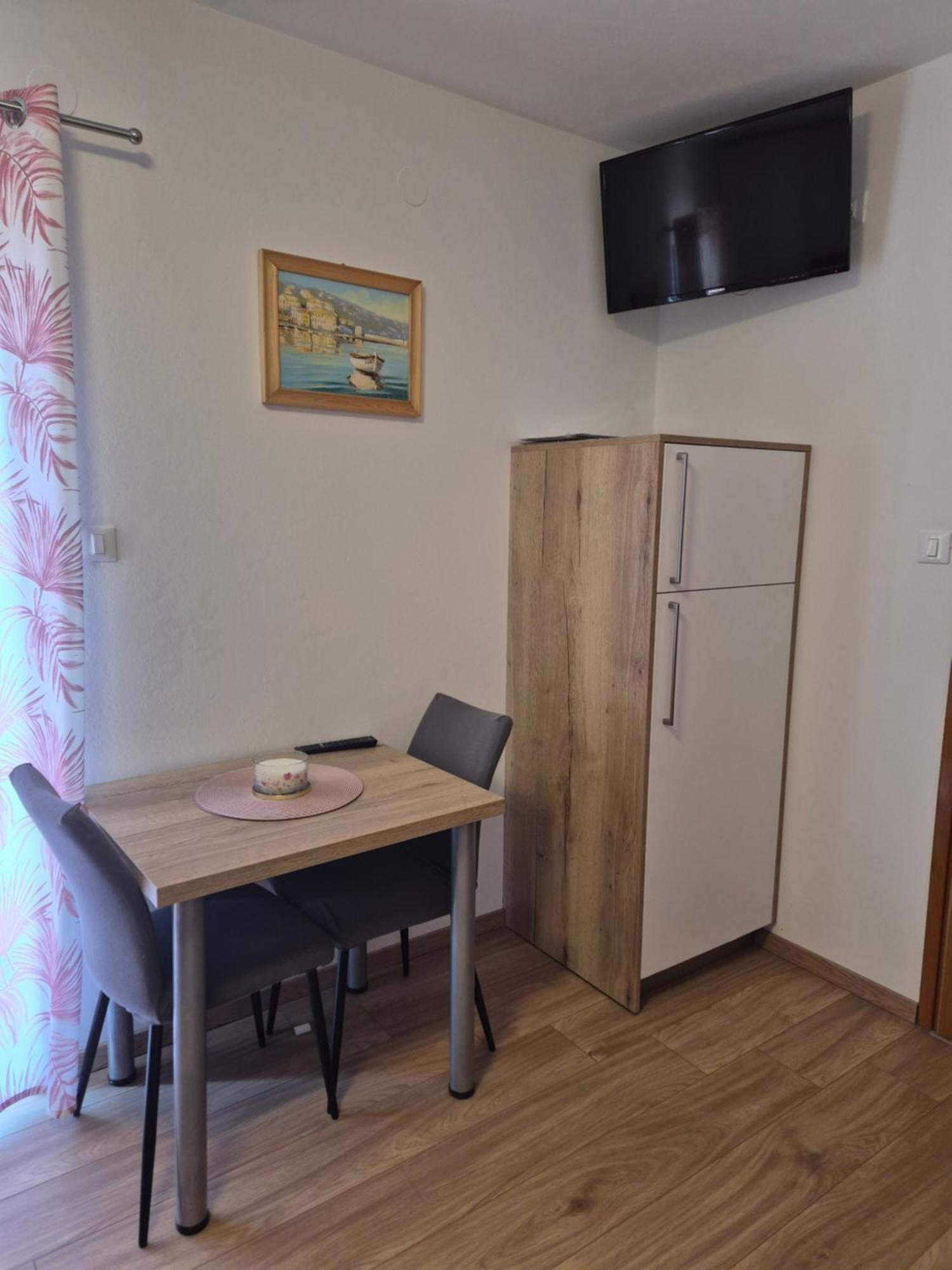 Apartments Petrovic Šilo Zewnętrze zdjęcie